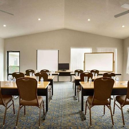 Travelodge By Wyndham Gillette Esterno foto