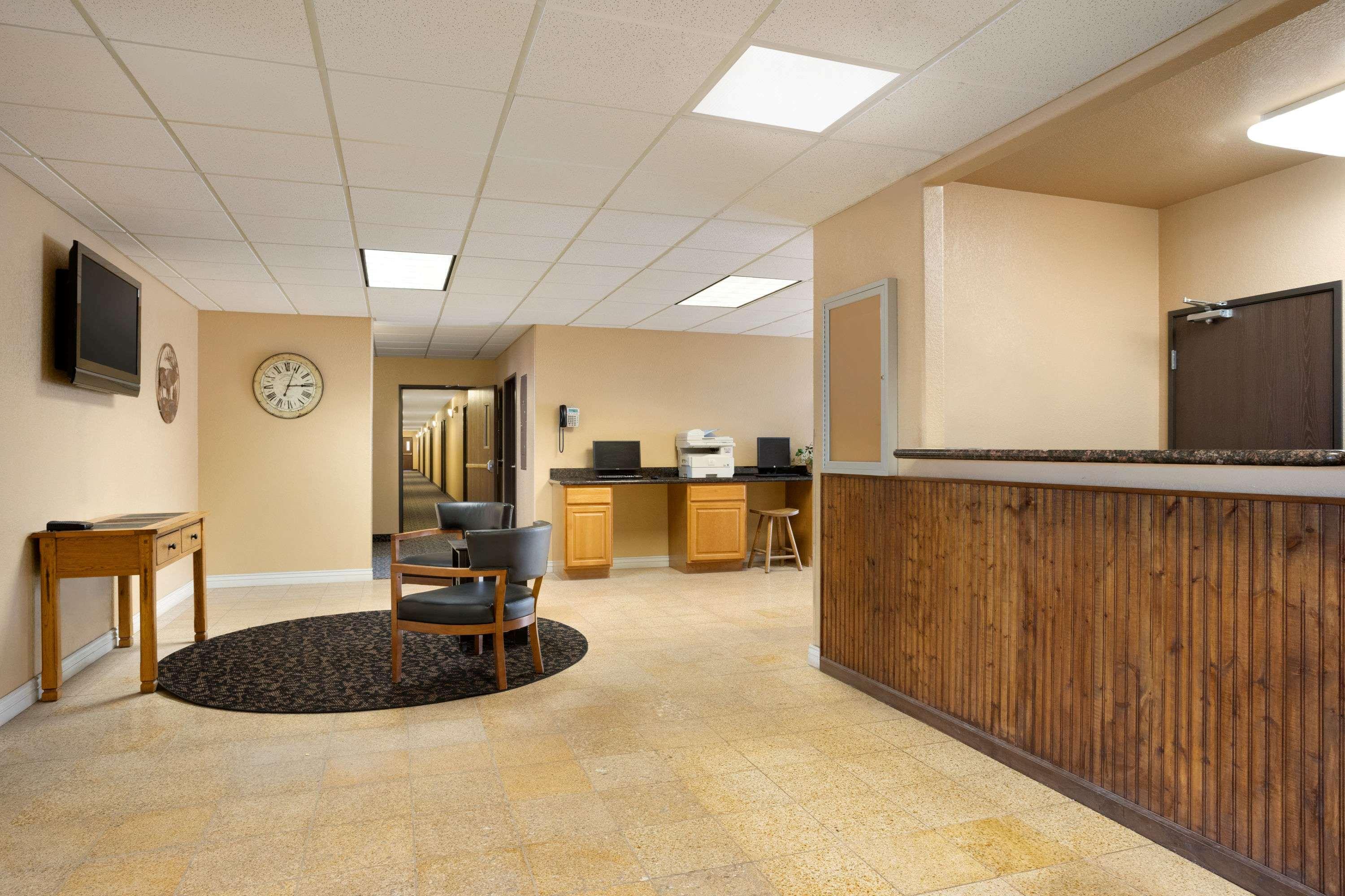 Travelodge By Wyndham Gillette Esterno foto
