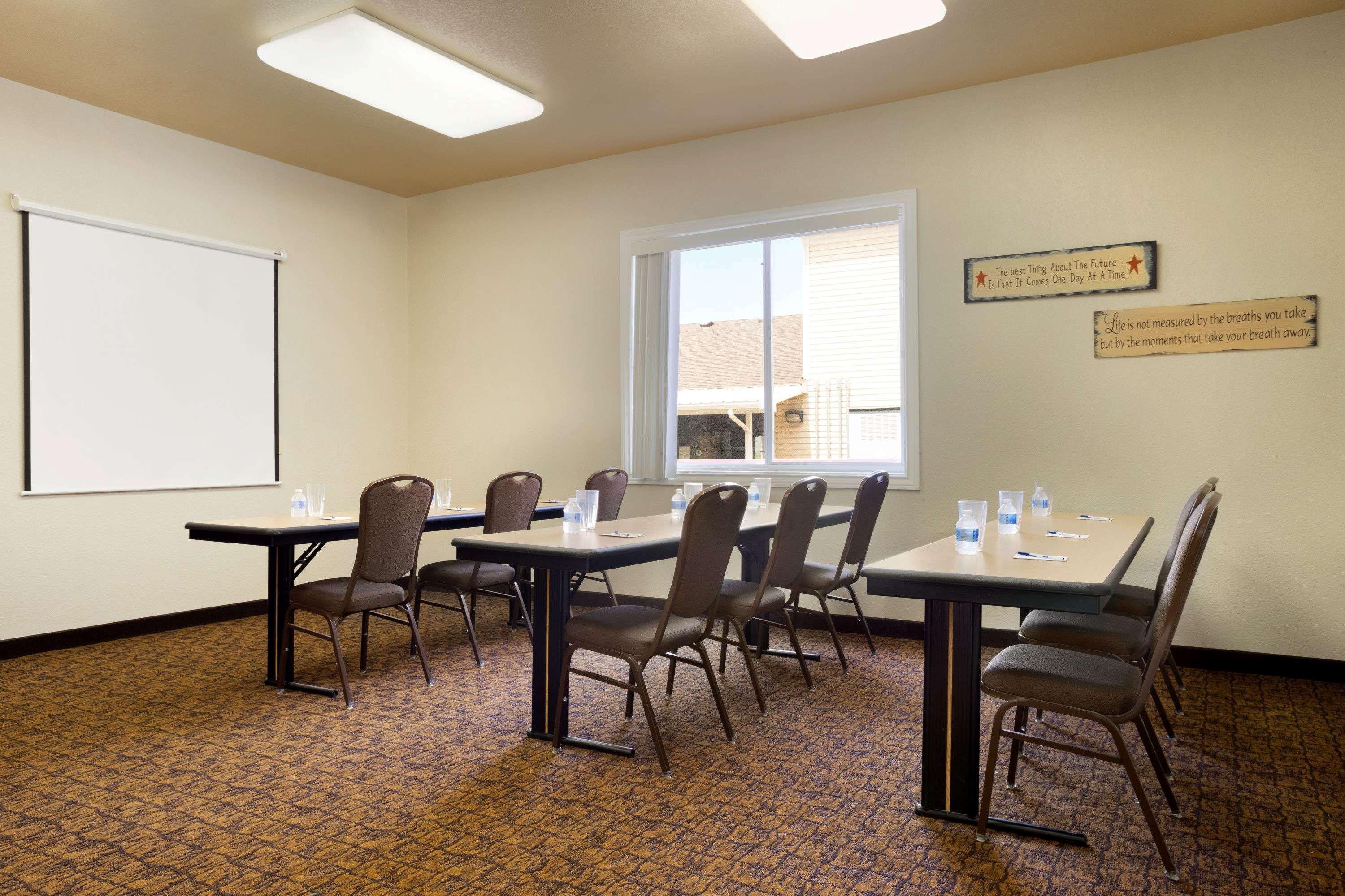 Travelodge By Wyndham Gillette Esterno foto